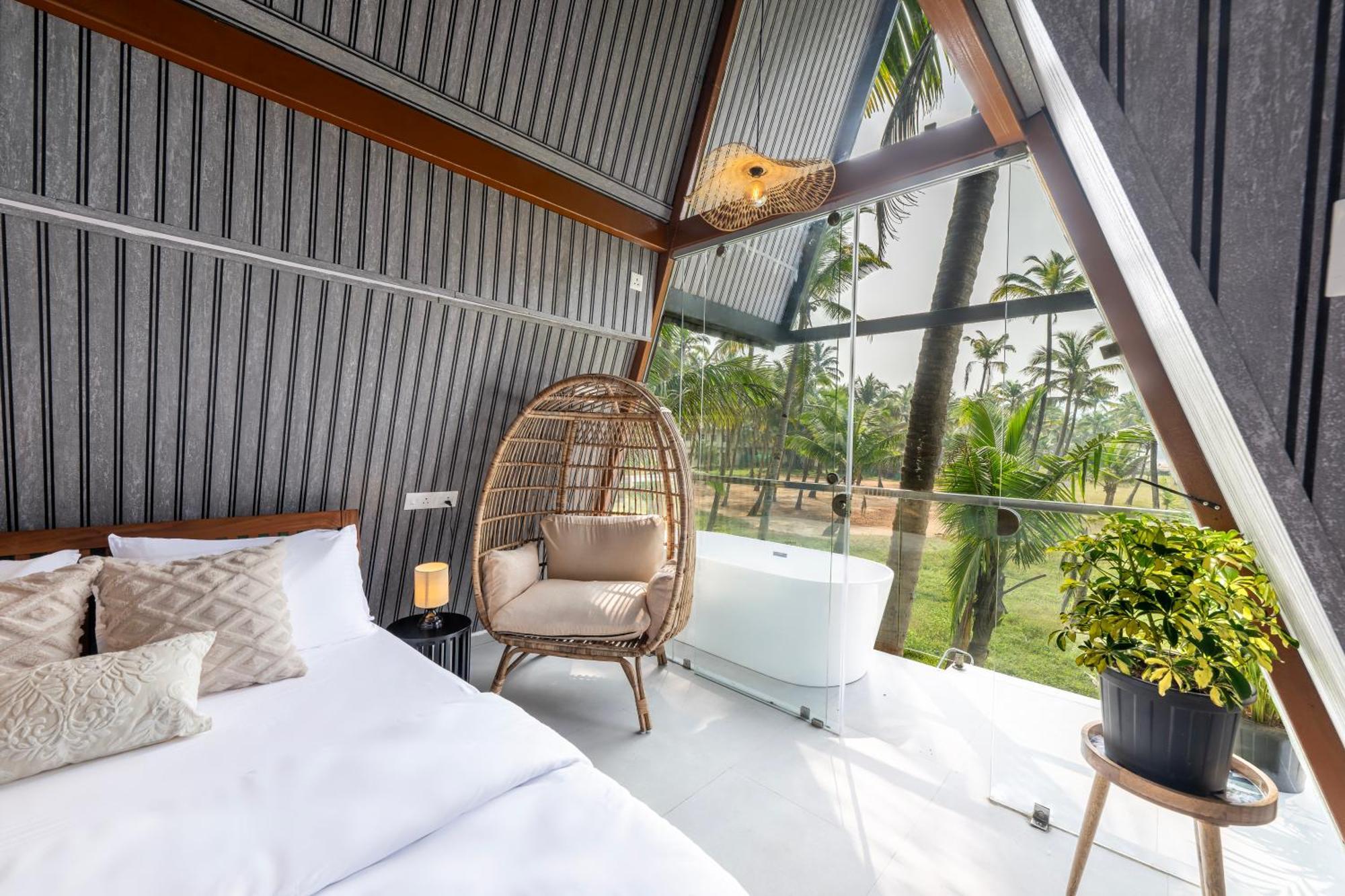 The Rose Goa Beach Resort Agonda Exterior foto