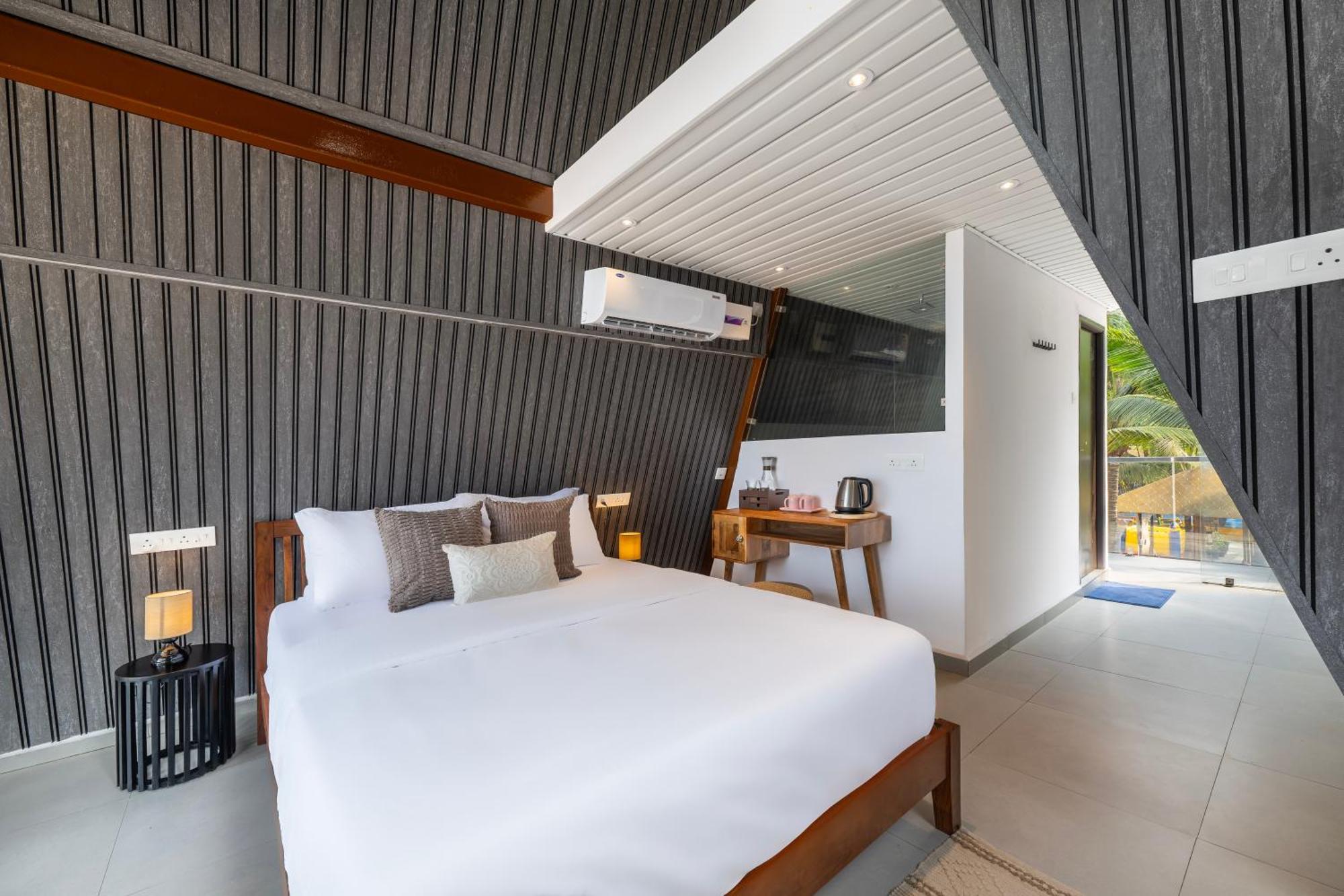 The Rose Goa Beach Resort Agonda Exterior foto