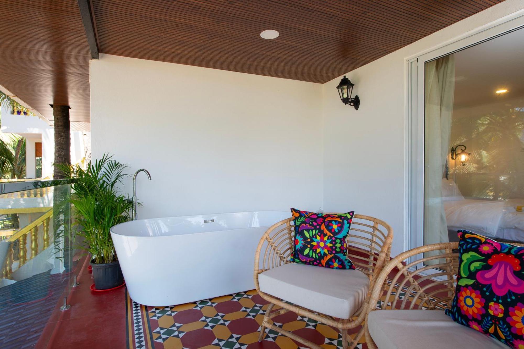 The Rose Goa Beach Resort Agonda Exterior foto