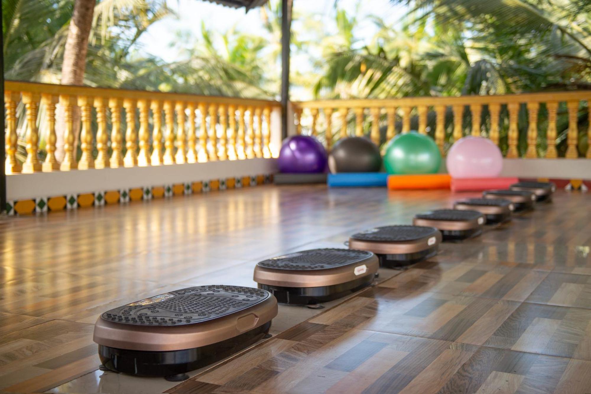 The Rose Goa Beach Resort Agonda Exterior foto